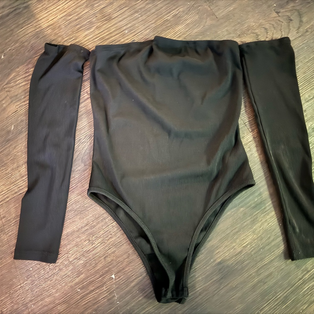 Black off the shoulders bodysuit